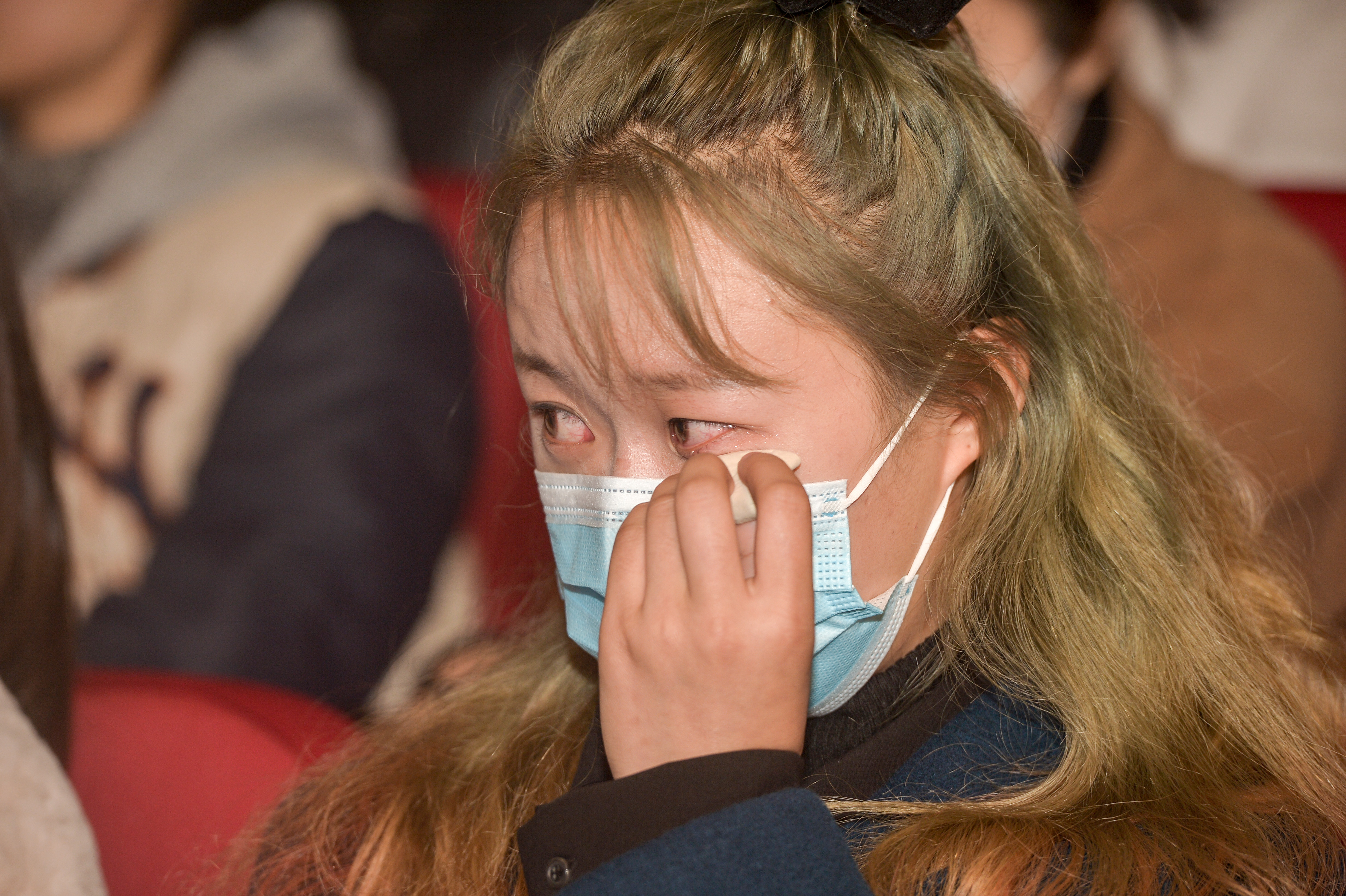 学生被感动落泪。通讯员 戴子妍 赵迪 张彤 学生被感动落泪。通讯员 戴子妍 赵迪 张彤