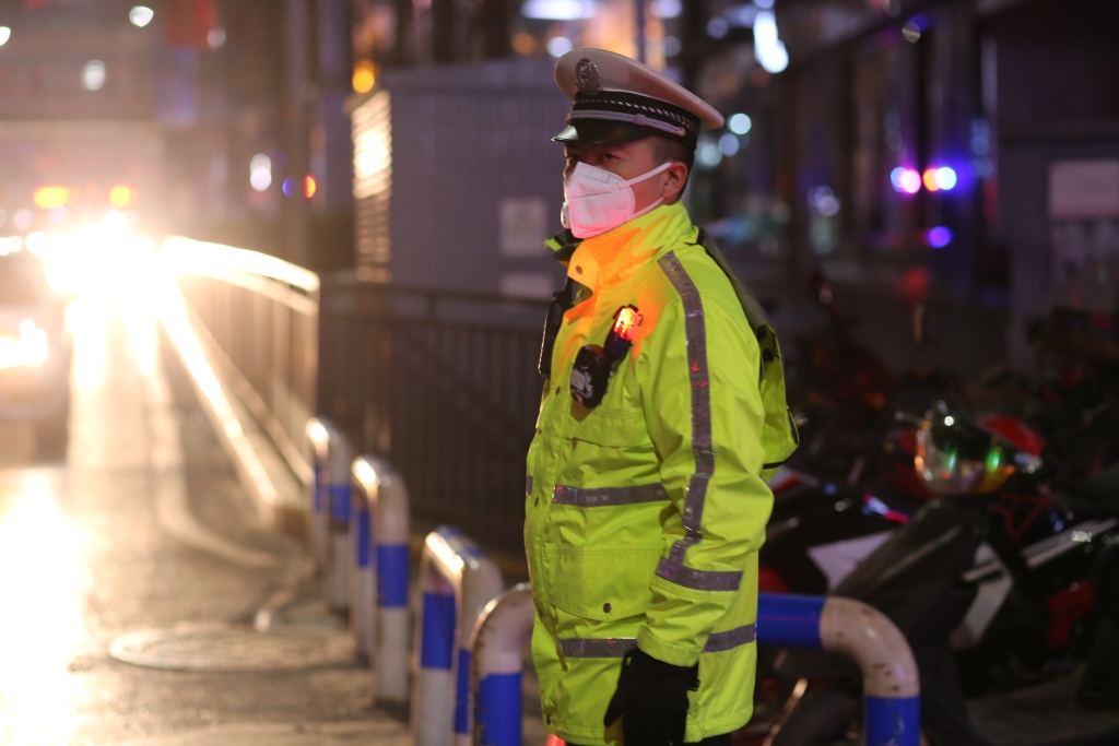 春节期间，民警坚守岗位。九龙坡警方供图 华龙网-新重庆客户端发