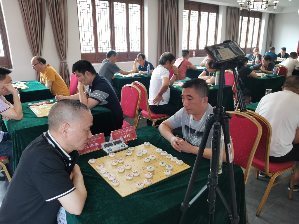 120余名业余象棋高手面对面博弈  重庆棋院供图 华龙网-新重庆客户端 发