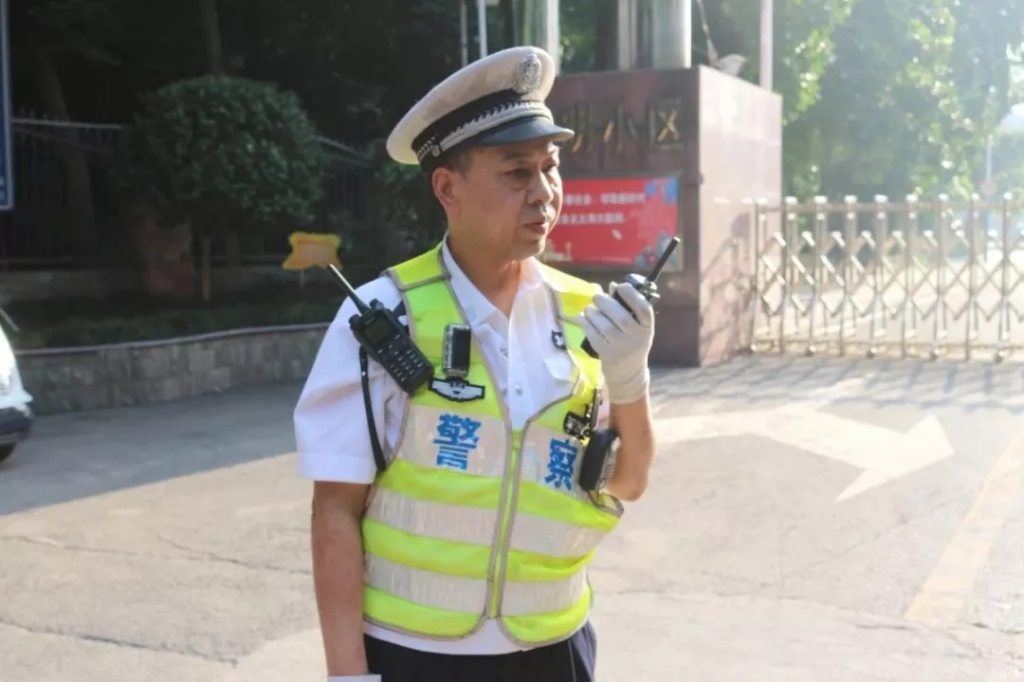 姜瑞华在工作岗位上。警方供图 华龙网-新重庆客户端发