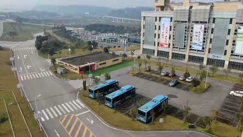 广阳湾智创生态城7条新增公交线路正式开线。通讯员 郭旭摄