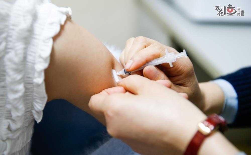 随着市民陆续到接种点接种疫苗，至此一支支新冠病毒疫苗也完成了它们的“旅程”。来自重庆市卫生健康委的数据显示，截至4月18日，全市累计接种新冠病毒疫苗700万剂次。