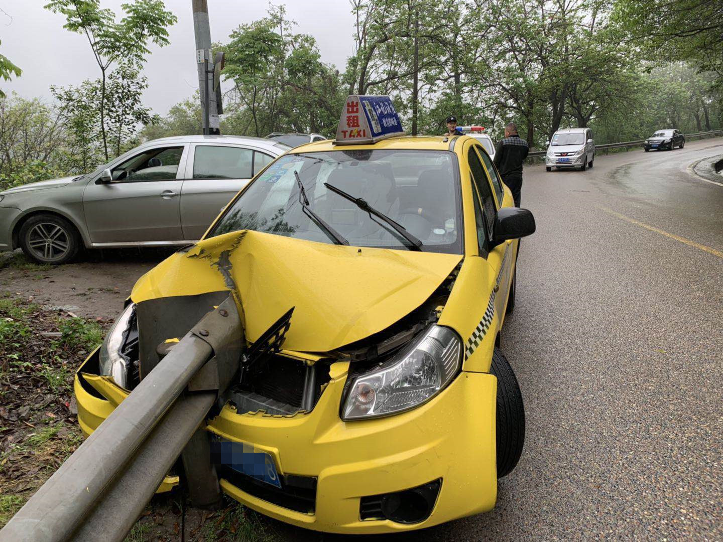 巴南区南泉派出所接到报警,报警人称在重庆市巴南区南泉街道办事处