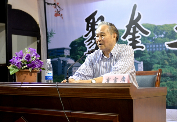 邓若曾先生代表家族发言.通讯员 陈姗 摄