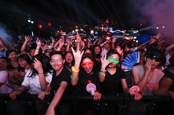 这周六!"艾热"喊你来重庆欢乐谷一起嗨音蹦迪