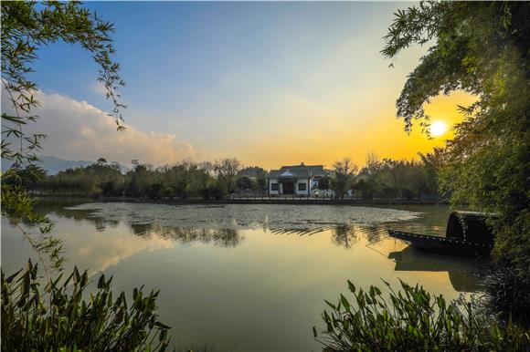 夕阳西下 三峡竹博园美如仙境