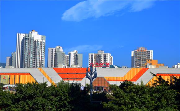 綦江购物中心万达广场 通讯员 孙治波 摄