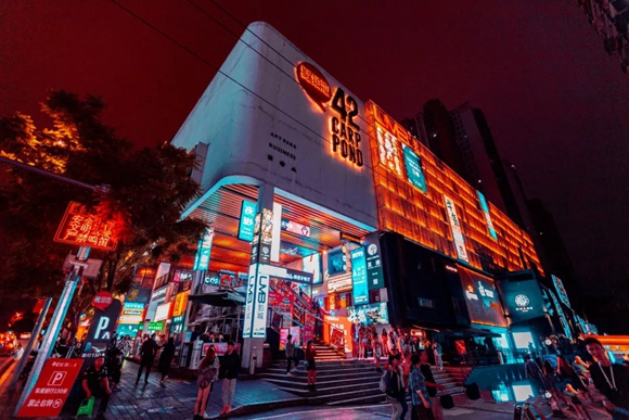 炫彩大九街街景.观音桥街道供图 华龙网发