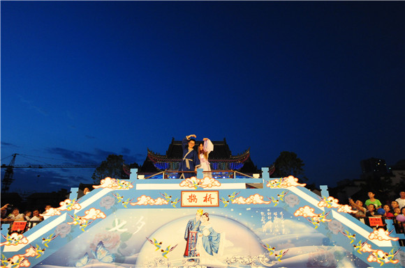 拴红绳抛绣球鹊桥会 长寿菩提古镇七夕好浪漫